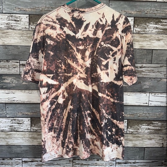 American Woman Graphic Tee - Picture 4 of 4